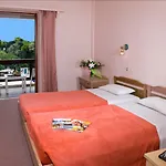 Отель Brascos 3*