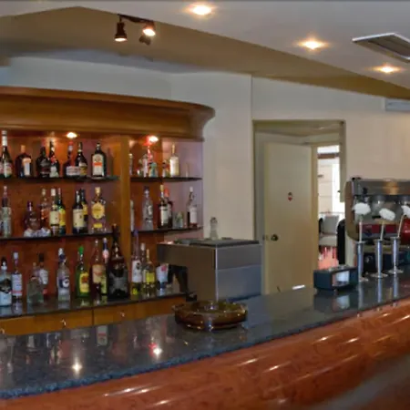 巴斯克奥斯酒店 3* 罗希姆诺